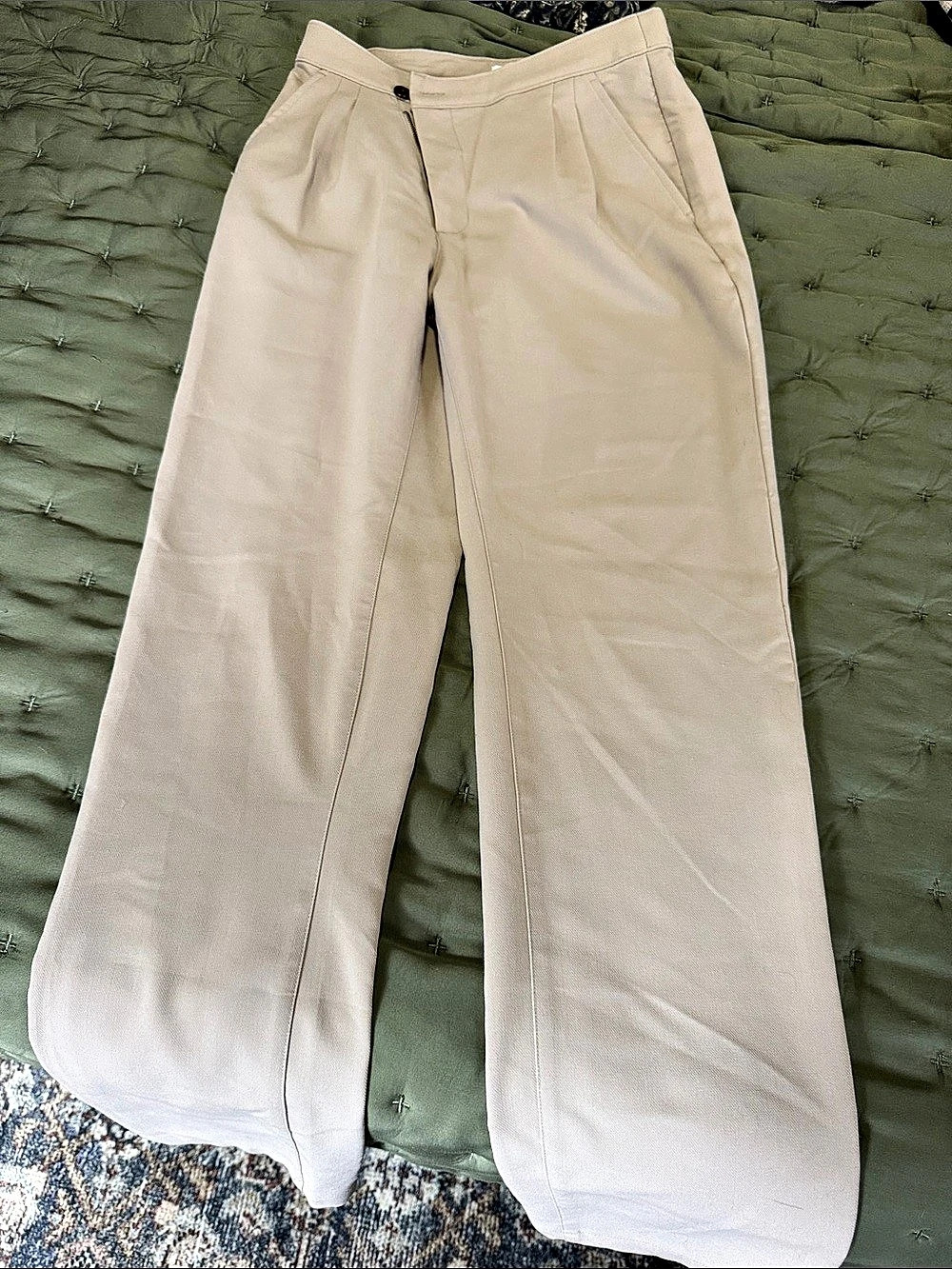 Abercrombie & Fitch Wide Leg v waist trouser in Cream